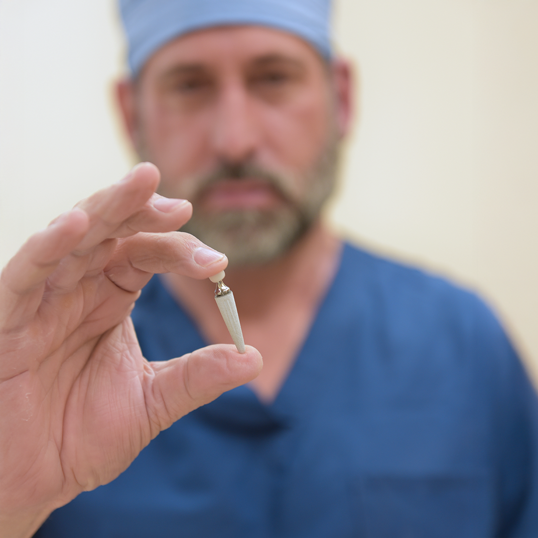 Leading the Way: Lexington Clinic Physician Joins Select Surgeons Nationally in Early Adoption of FDA-approved Thumb Procedure